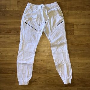 White rippled joggers from Champs 🔥
